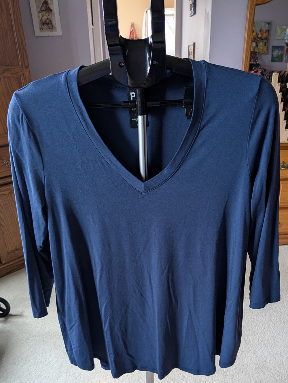 Made In Canada Women’s Navy Long-Sleeve V Neck Tee